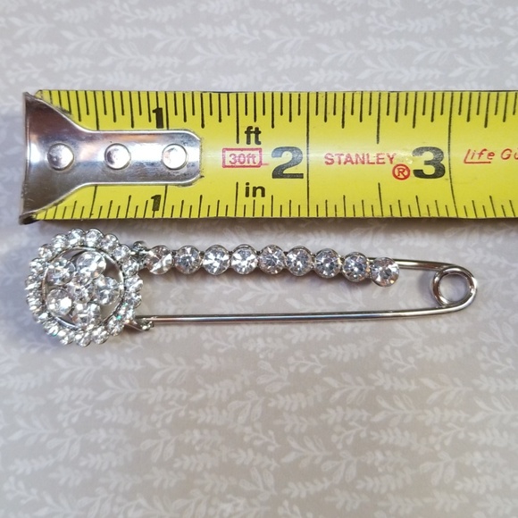 Fun Rhinestone Silvertone Safety Pin Brooch Pin - Picture 4 of 8